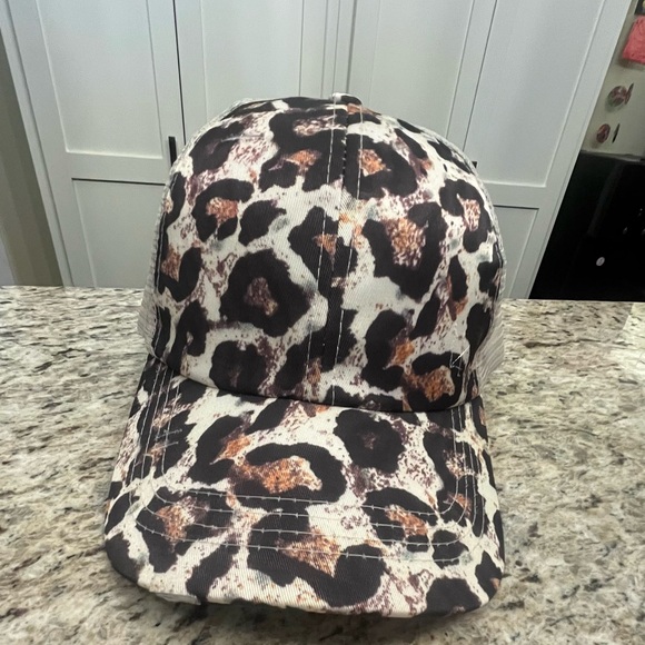 Leopard Print Cap - Picture 1 of 5